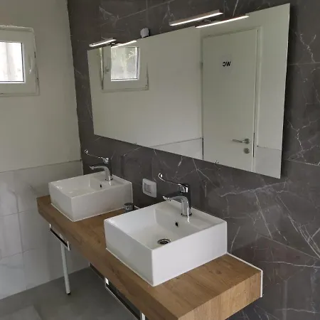 Romey Iikka Apartment Pula