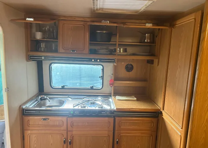 Romey Iikka 아파트 풀라